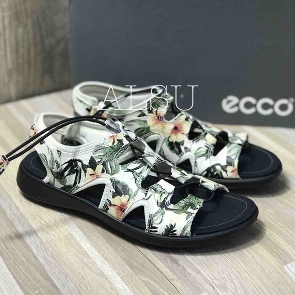 ecco toggle sandal
